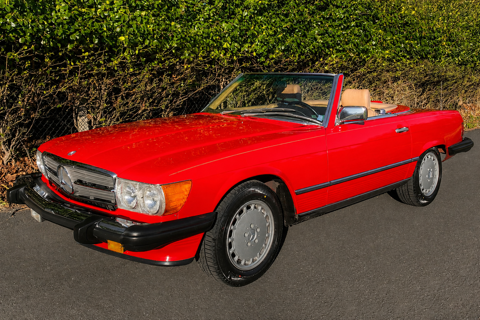 1986 Mercedes 560SL without a visible license plate